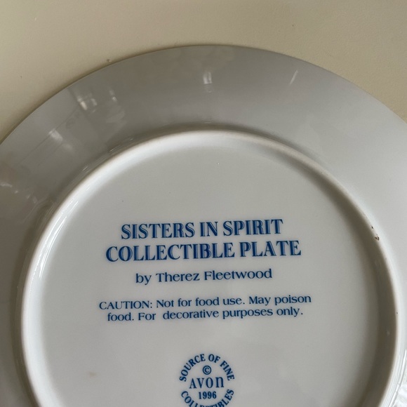 Sisters in Spirit. Vintage Avon collectible plate. - Picture 4 of 7